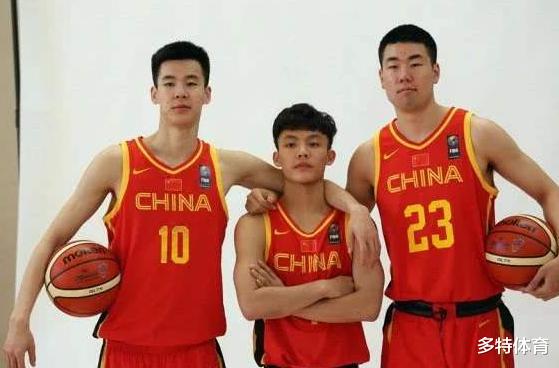 【周琦】中国篮球狂输63分！一战让人失去希望，除了周琦也没人拿得出手了