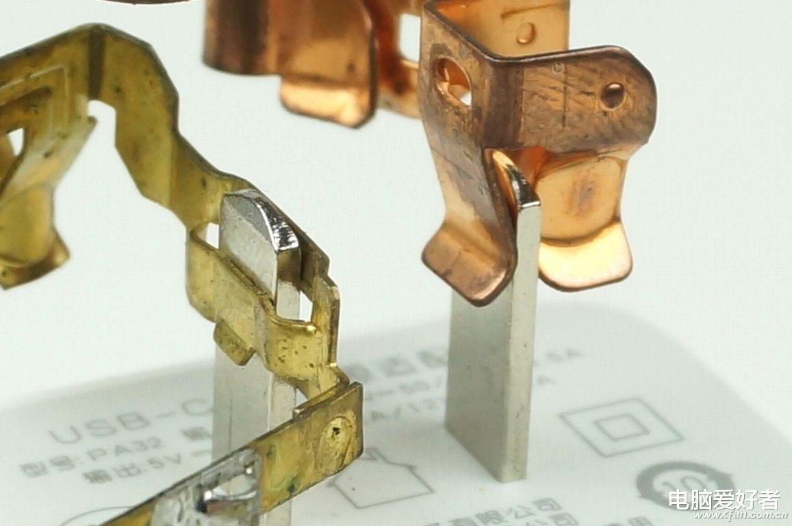 漫步者|要想电源插得稳 新旧插座标准要了解