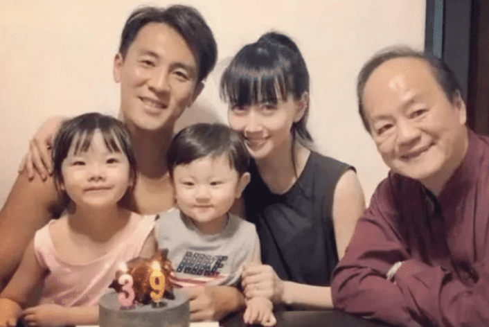 狄龙:73岁狄龙一家近照,隐藏了39年的儿子,原来是大家熟悉的他