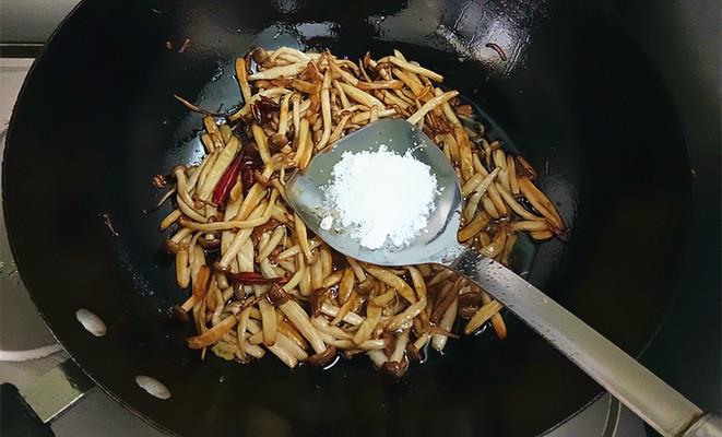 蟹味菇@6月多给孩子吃这菜,对眼睛好,常吃头脑聪明,缺点就是贵了点