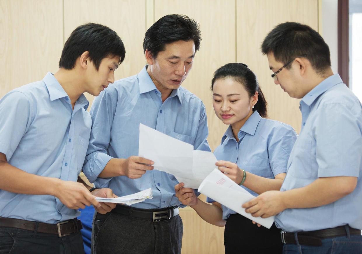 |多陪领导做这3件事，你们关系就能处好，对工作有帮助！