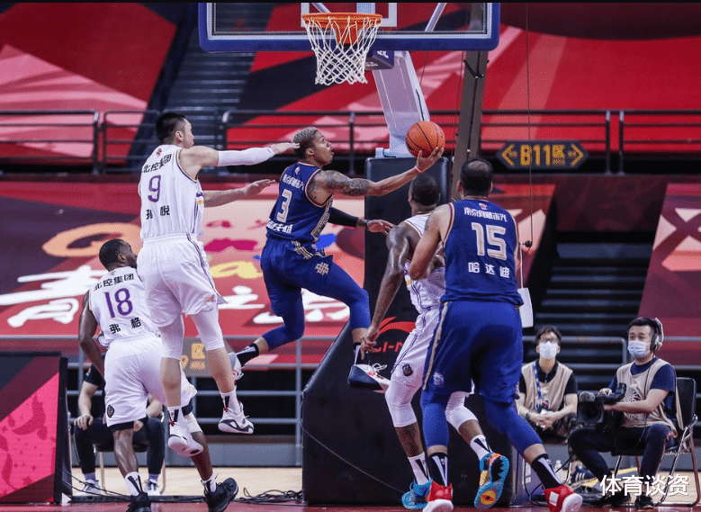 同曦男篮|50投53分!这超级外援继续摧毁CBA,姚明观战也不留情,3战疯狂137投