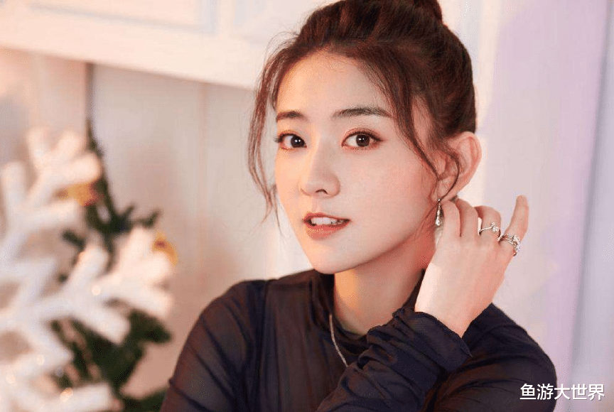 李沁▲电视剧演员霸屏排行榜：易烊千玺第九，任嘉伦第二，第一实至名归！