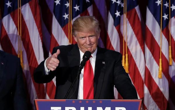 特朗普|特朗普自称\治安\领袖，妄图扳回一局，“背弃”民众讨好美警