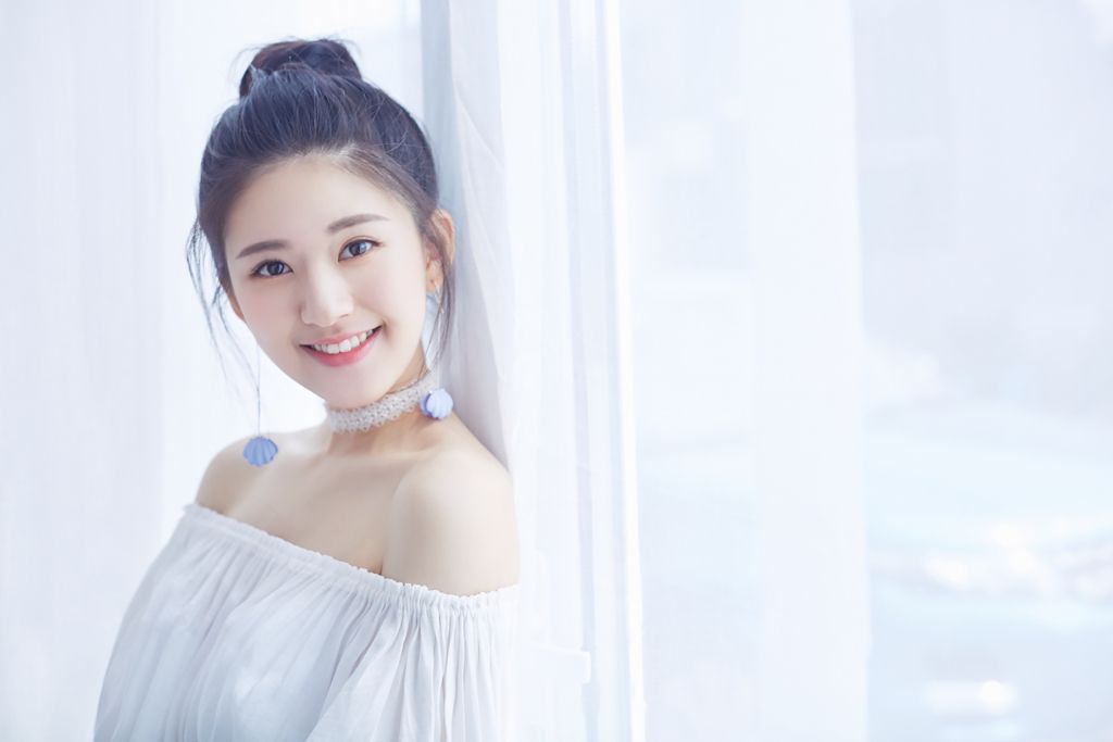 【宋祖儿】虞书欣、宋祖儿、李凯馨、赵露思，这些95后娃娃脸小花我都爱了