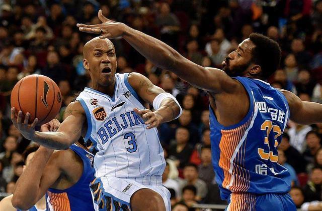 艾弗森@科比新秀年场均7分2篮板，同期状元艾弗森和榜眼探花什么数据？