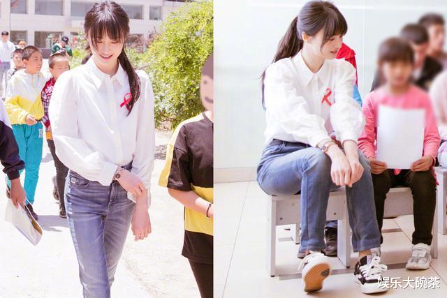 「刘海」元气郑爽上线！泡面刘海配双丸子头俏皮可爱，珍珠泪妆时尚减龄