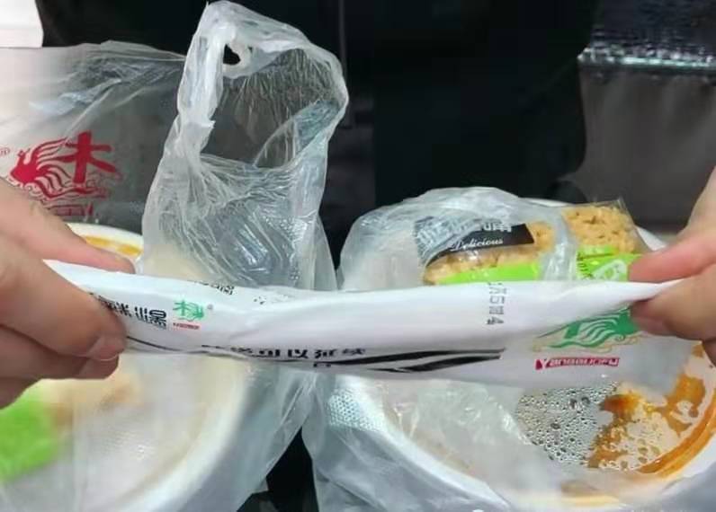 京东：如果在美团和饿了么上面点相同的一份外卖，会有什么差别？收到外卖时你就知道了