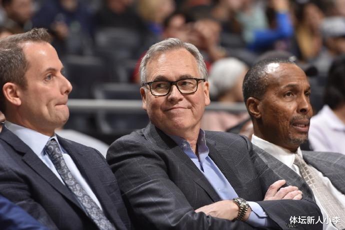 火箭队：火箭4换2大交易成赢家，2劲敌送“助攻”，德安东尼也开窍了