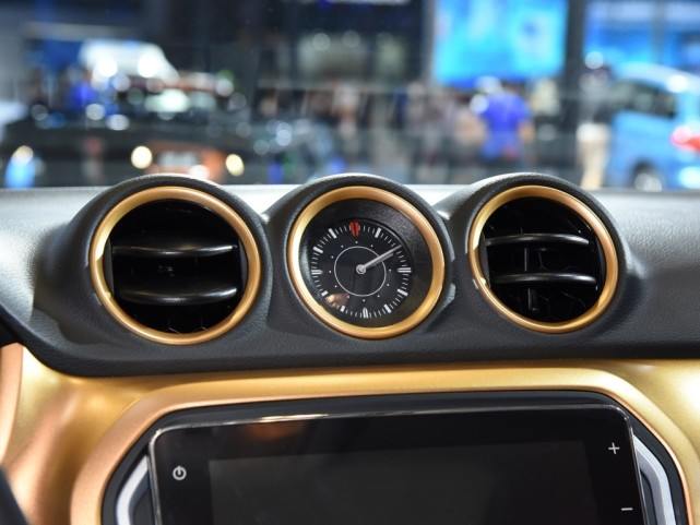 维特拉|性能跟帕杰罗一样强,全时四驱+差速锁,顶配15.98万却0销量