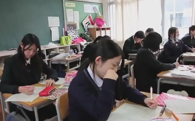 【】高考考完后上交试卷为啥还要上交草稿纸? 看后才恍然大悟