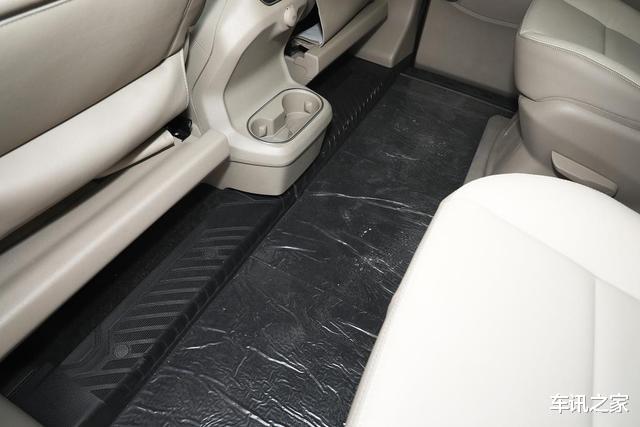 合资车▲价格比别克GL8便宜5.6万，空间大、高速稳，丐版就有2.0T＋双侧滑门