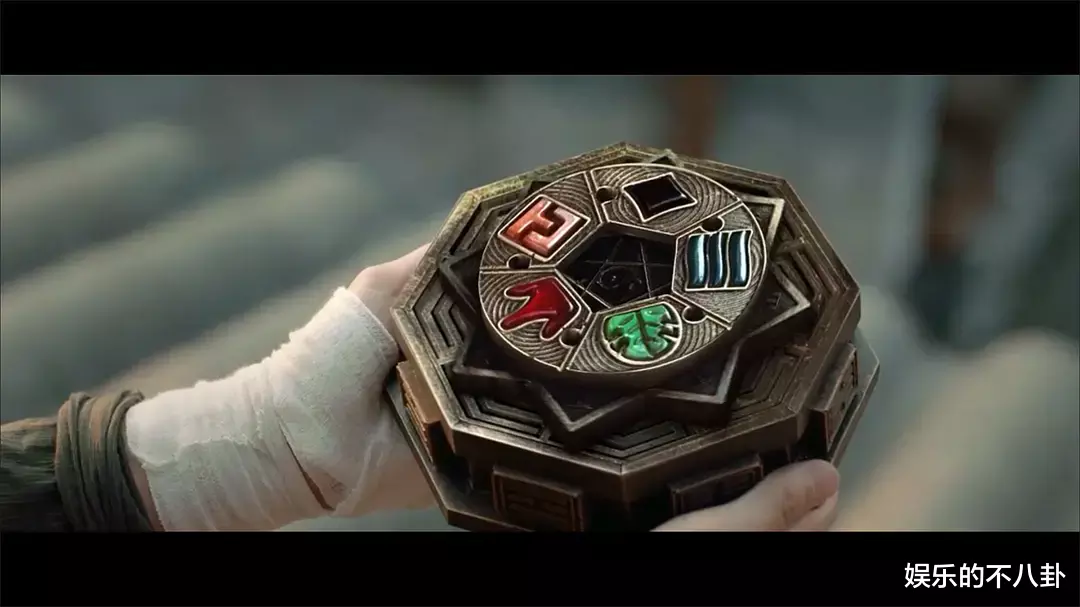 柳秀荣|钱小豪又一新电影来了，撞脸林正英的《驱魔警察》，是致敬还是照搬？