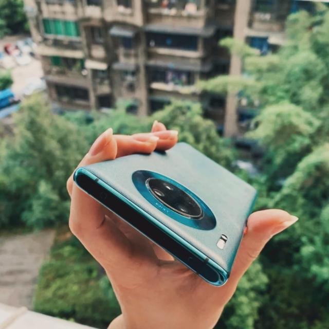 华为|买华为还是选苹果？线下店老板理性分析说心坎了，很实在也很中听