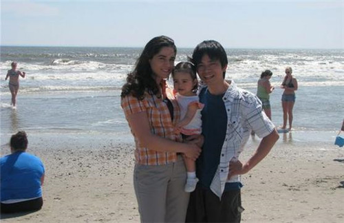 河南小保安娶到小9岁美女外教,如今12年过去,妻子却“后悔”了