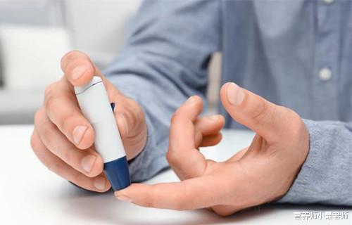 用药指南@提醒糖友:“脚部”出现4种表现,小心并发症,控血糖,做好5件事