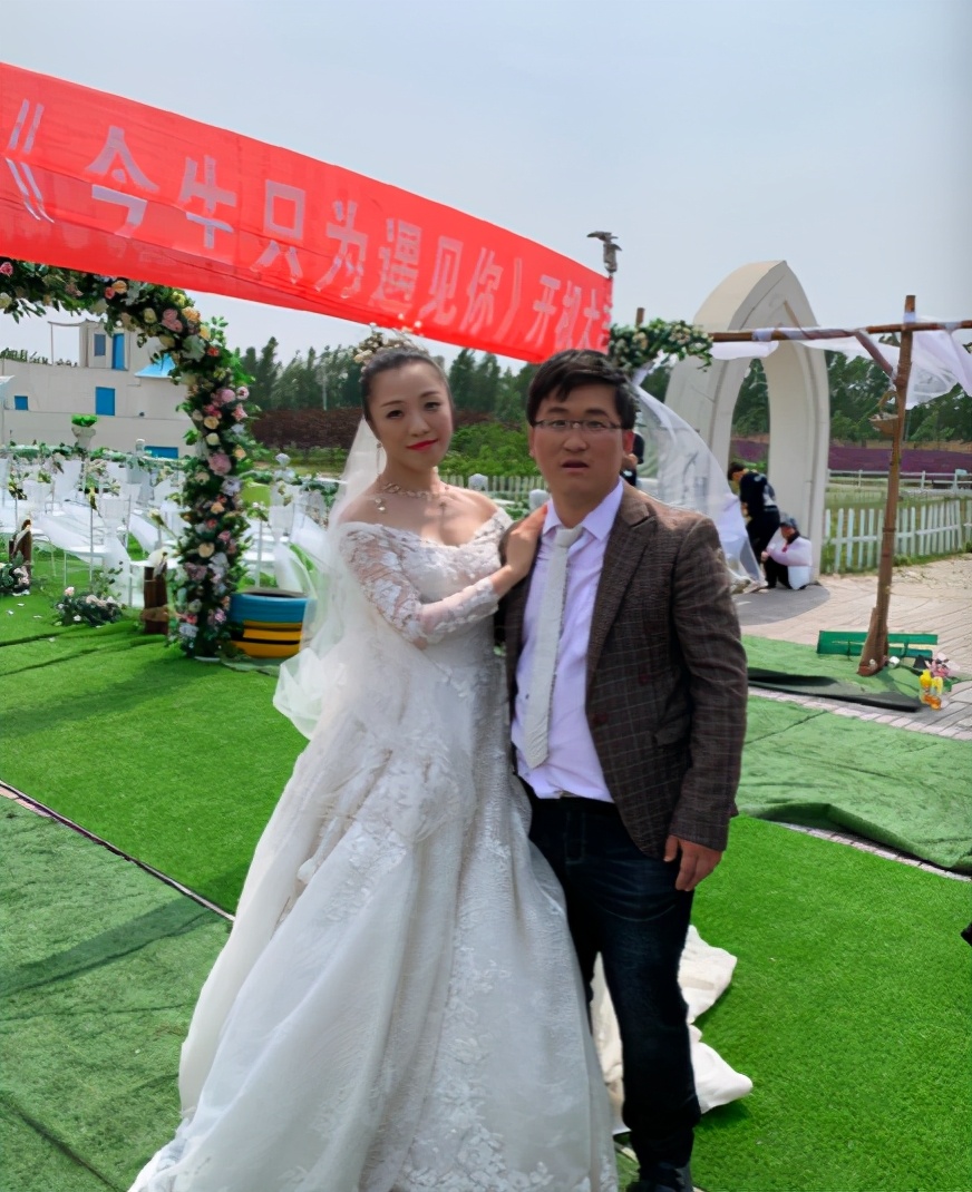 姜涛|谐星姜涛被嘲哗众取宠，现身大西北放羊，大吼36岁还没结婚要老婆