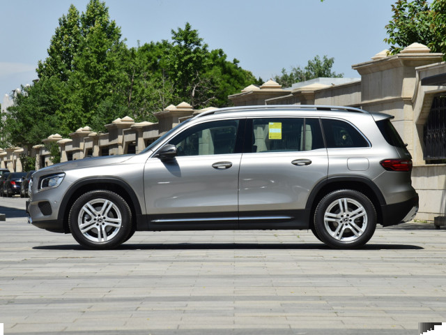 奔驰glb|奔驰GLB从29.28万降至22.17万元,为了销量真是放飞自我