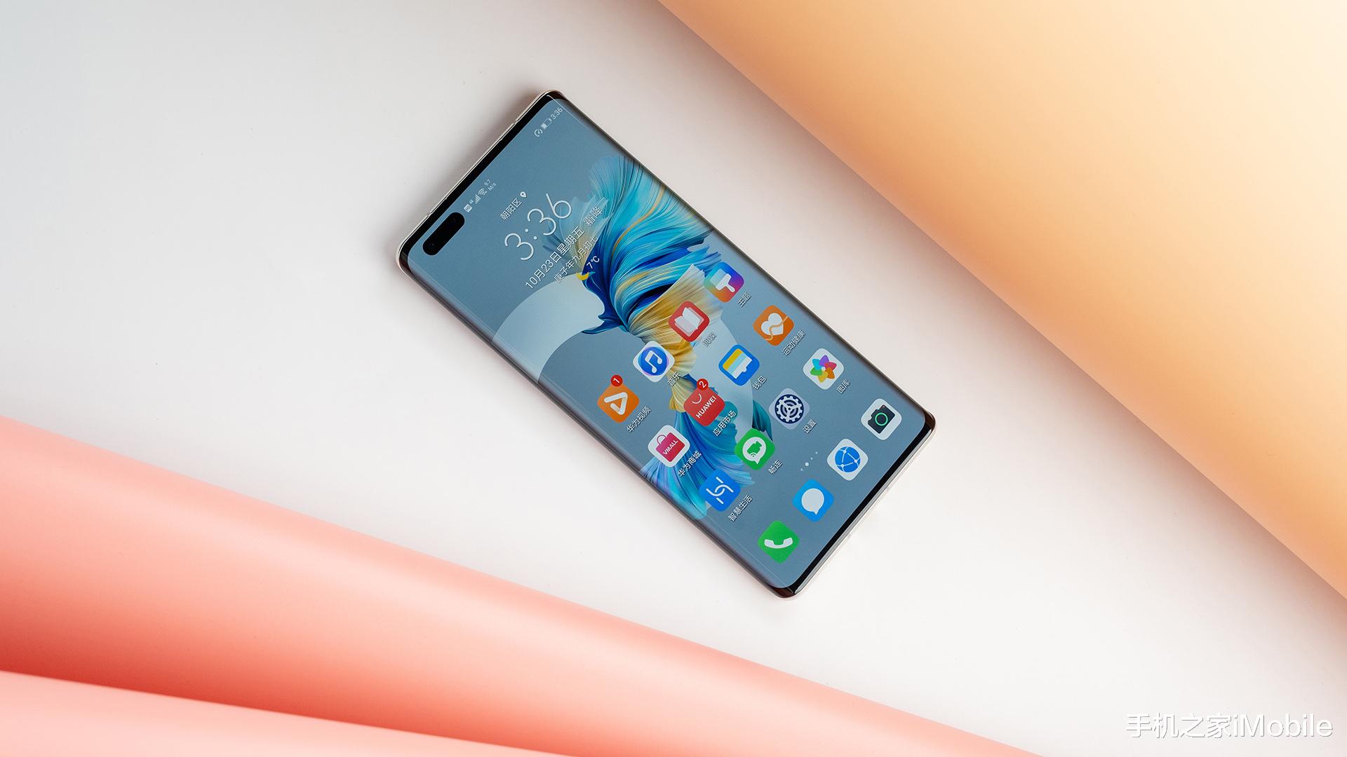 华为Mate40Pro|一脉相承的雅致设计 华为Mate40 Pro秘银色图赏