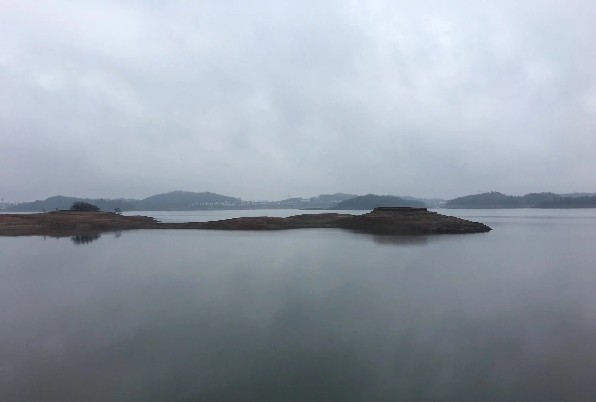 ##夏季大水面钓大鱼，掌握这3招，大鱼乖乖上岸