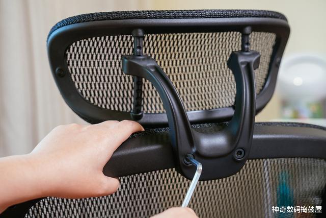 网易严选|老罗3小时直播，我只记住了他坐的那把椅子：网易严选人体工学椅