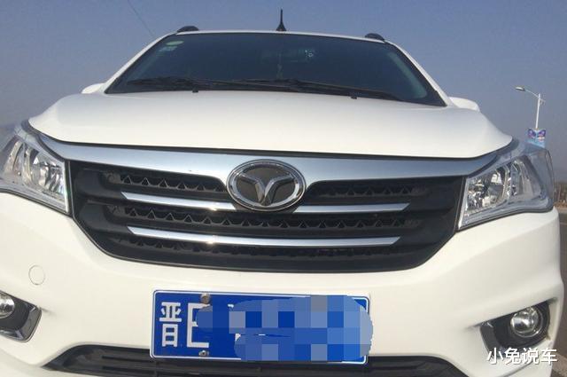 五菱宏光|4.98万的MPV，配三菱引擎，油耗6升，比五菱宏光能装