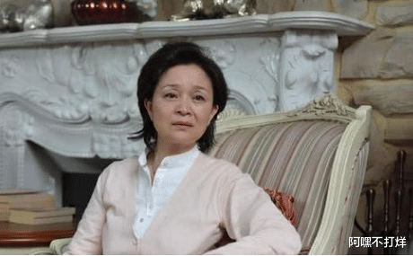 刘莉莉|62岁刘莉莉丈夫原来是他，看清正脸后，难怪结婚多年恩爱零绯闻