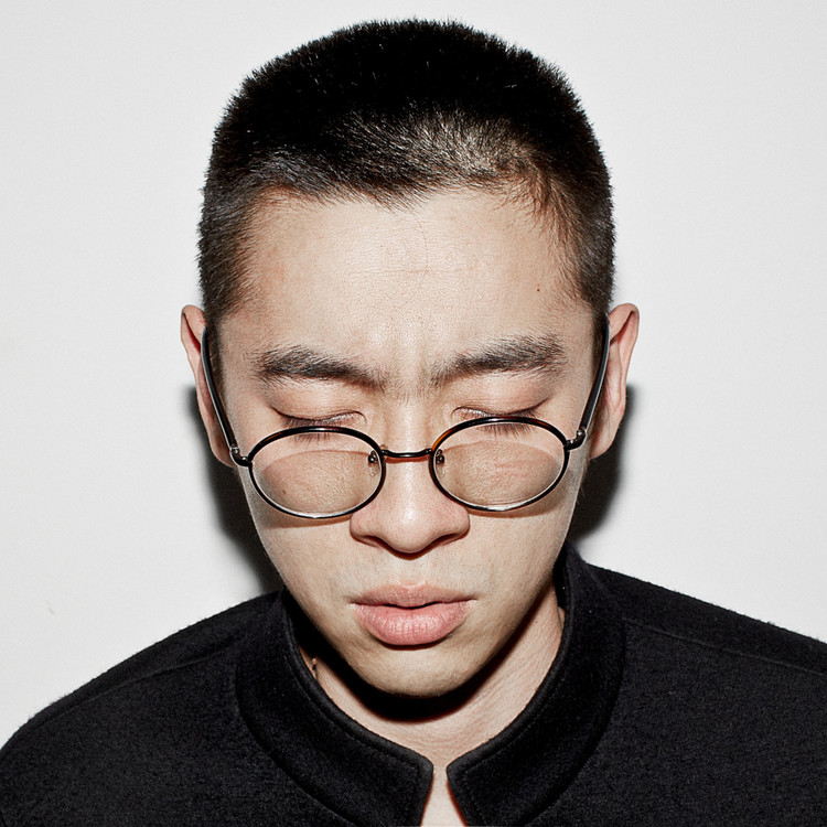 【春丽】鬼否乐队主唱王易玄携手音乐人陈陈陈和3ASiC发行最新合作单曲《春丽》