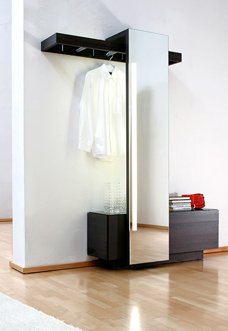 |老婆“假时髦”玄关不打柜子，硬要倒装L板，效果出来我瞬间打脸