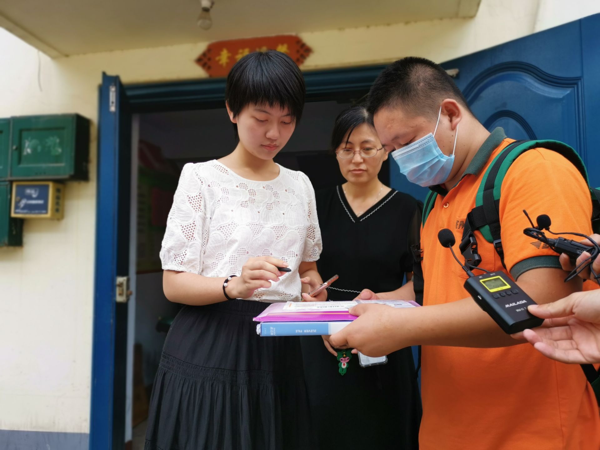 清华大学|学霸女生直呼“考砸了”，梦碎北大，却被清华录取，网友炸锅了