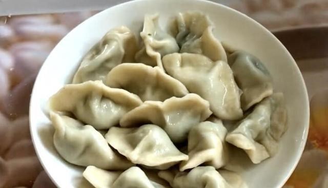 饺子|小暑后，多吃此菜，维C是菠菜3倍，1块钱一斤，用来包饺子最好吃