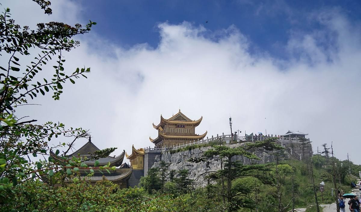 三亚|国内最坑的五大景点，100元看个石头600元烧柱香，游客仍前仆后继