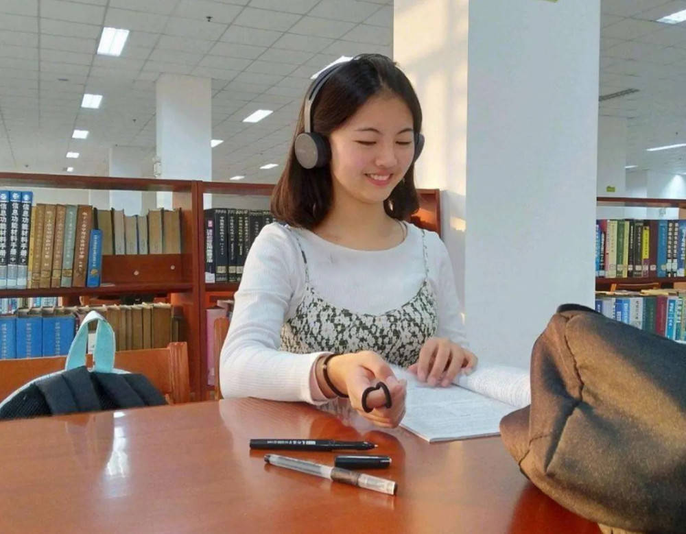 「」有些学生明明成绩很一般，高考却能上一本？原因很简单