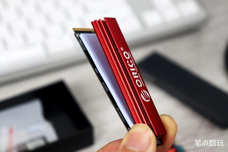 ssd|U盘即将被淘汰？加点钱入手大容量NVMe SSD，套盒扩容才更香！