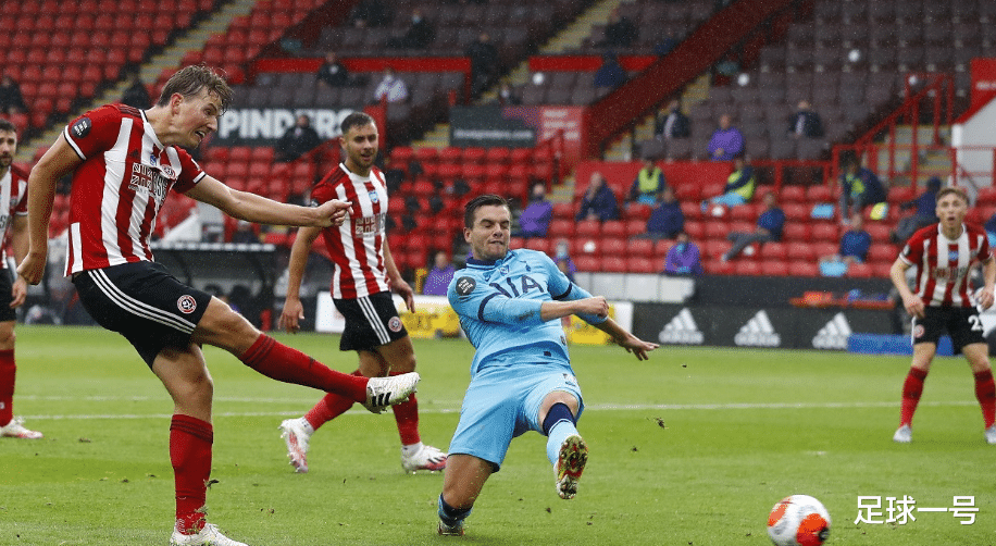 【英超】疯狂3-1！英超头号黑马真神了！7脚射门狂轰3球，曼联隔空遭暴击