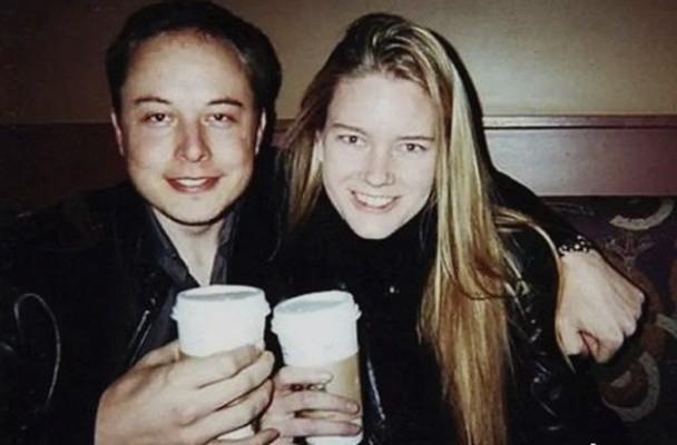 伊隆·马斯克|亿万富豪丑闻曝光：“囚禁”妻子8年，生6胎，为何依旧被追捧？