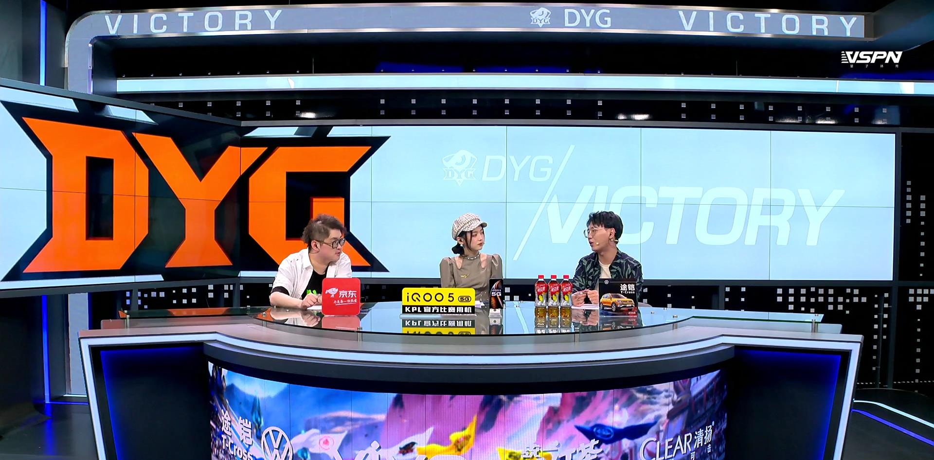 LGD|DYG路人王萧玦实力太猛了，久诚再禁赛这首发就没了呀