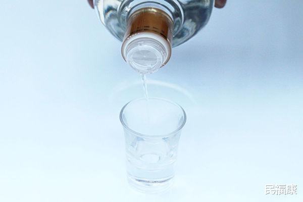 蜂蜜|有人酒后脸红，有人越喝脸越白，到底哪种危害小？