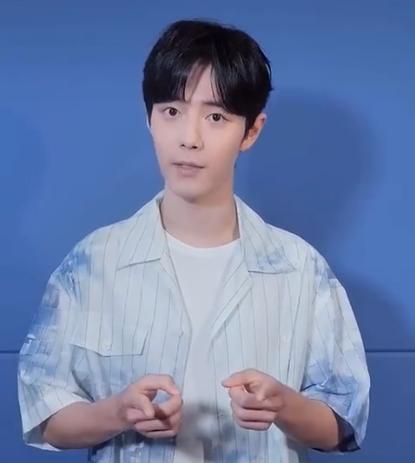 [肖战]肖战刚复工就拿奖！露面宣传单曲，超强滤镜却挡不住憔悴面容