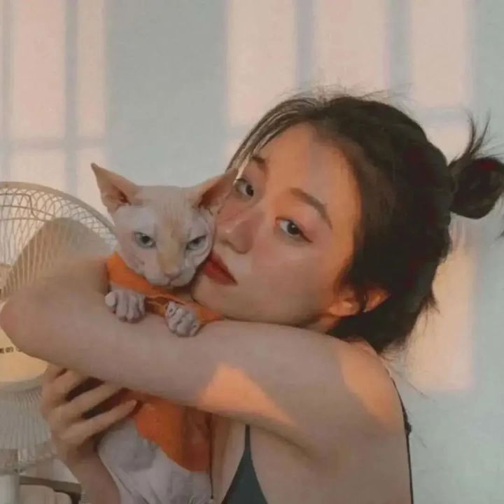 闲散贾人 小众情侣头像，不好看来打我