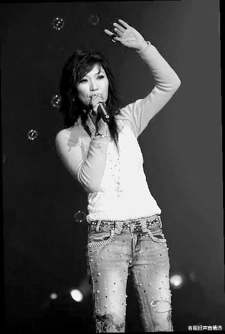 #阿桑#歌手阿桑一生只出两张专辑，却成为了华语乐坛的“疗伤女王”