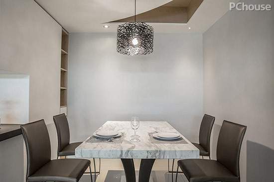 |102平现代风装修，天花板设计独特，休闲美宅舒适又温馨