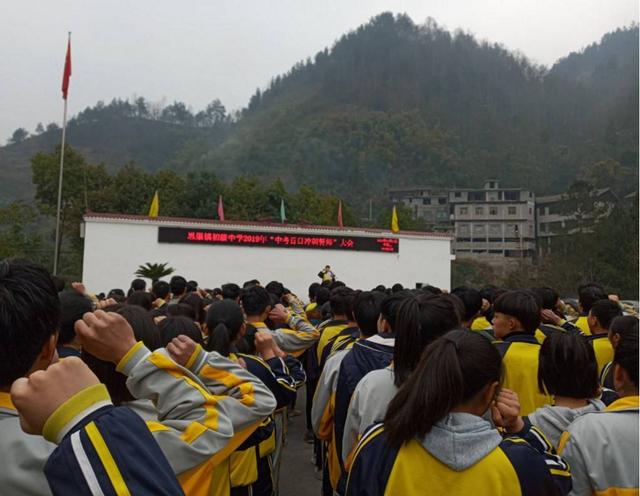 高考|高考想出类拔萃,中考成绩很重要,班主任:想逆袭有难度