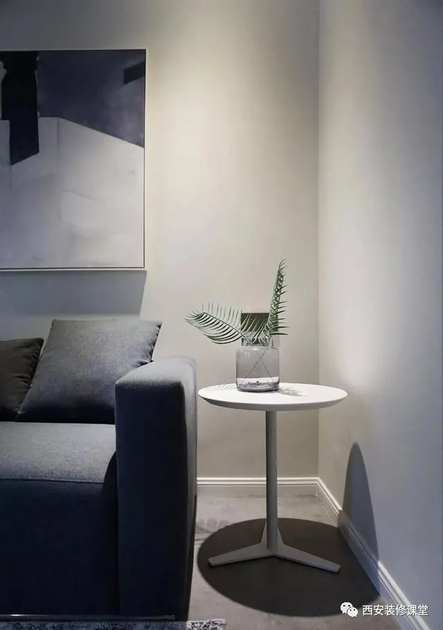 儿童房|90㎡两室变三室，极简黑白灰三口之家