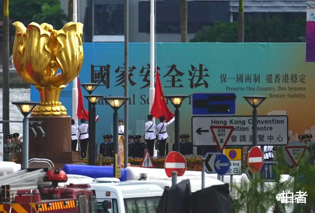 #郑州#渔船巡游!巴士花车!多图直击庆祝香港回归祖国23周年现场