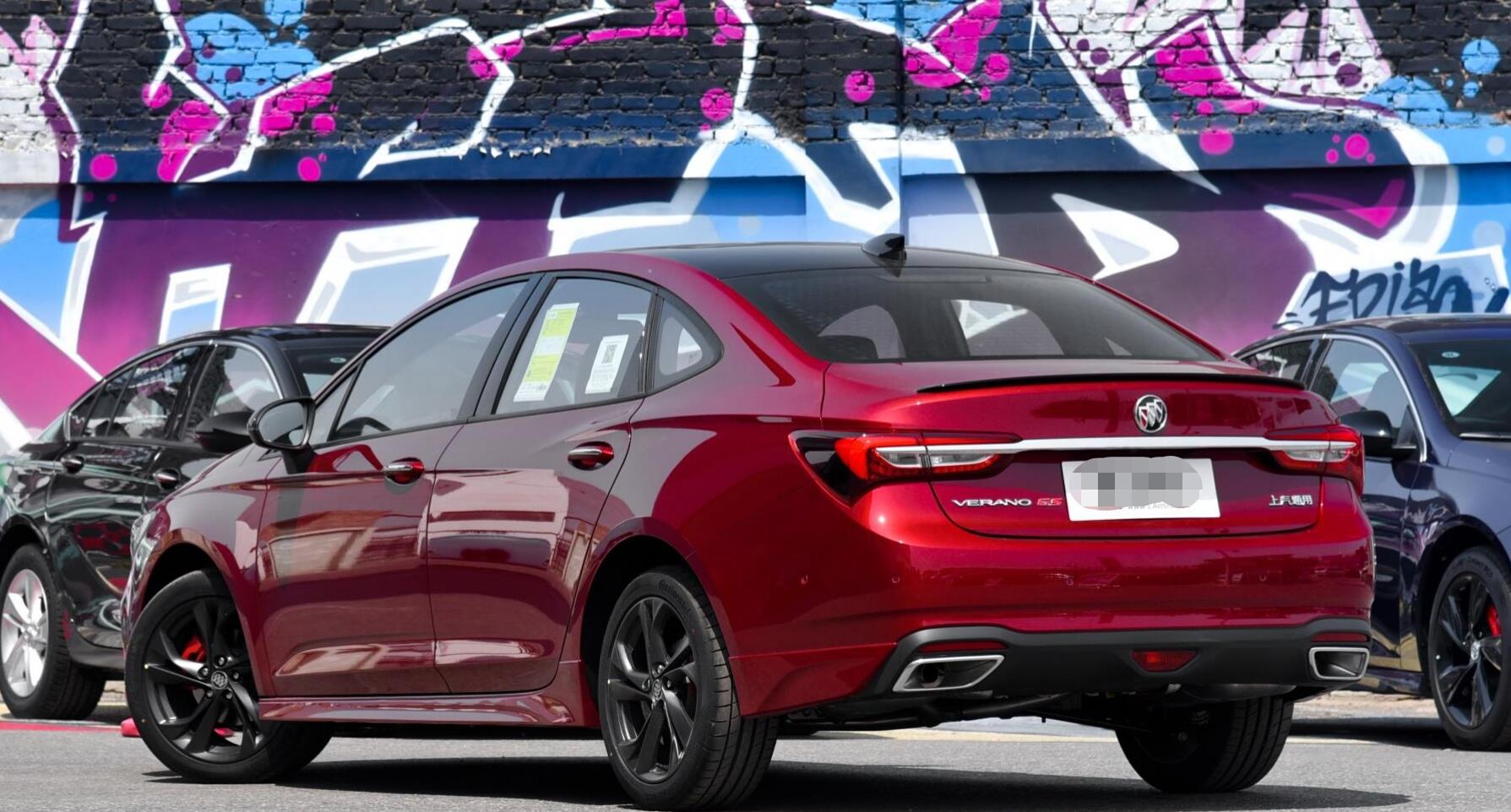 长安汽车|又一合资家轿售价跳水，油耗6升，猛降4万，比大众朗逸还帅气！