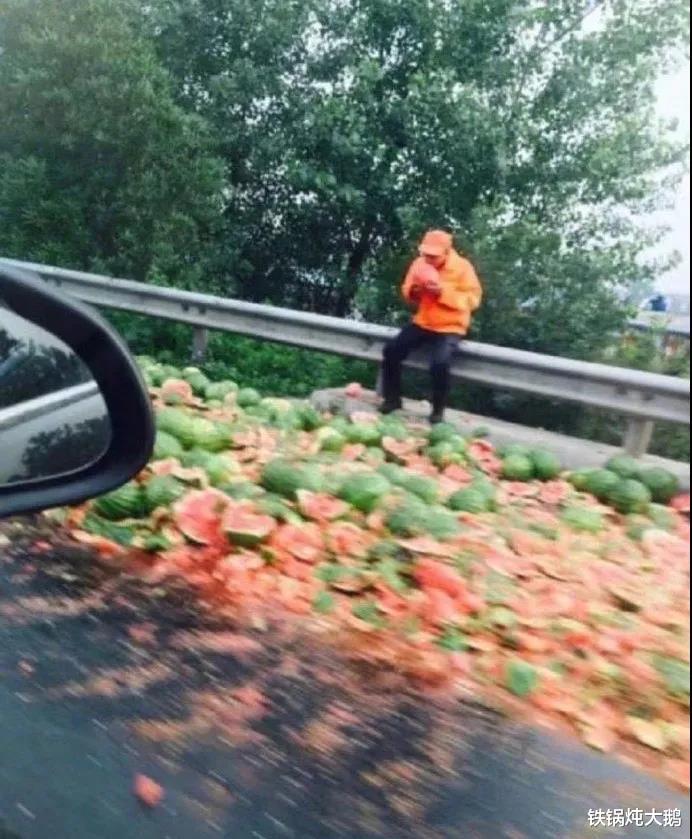 @“男友第一次来我家睡，半夜竟然锁了房门？！”哈哈哈哈网友回复亮了！