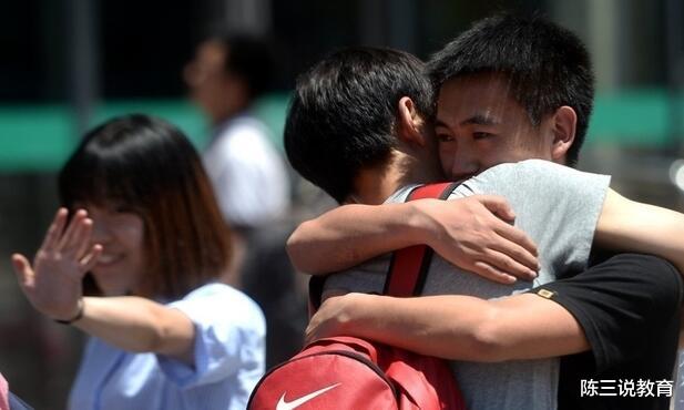 教育厅|教育厅突然宣布，大学新生欲哭无泪，家长：该来的还是来了！