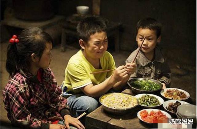 郭晶晶|王艳“富养”儿子，郭晶晶“穷养”儿子，两个孩子差距显而易见