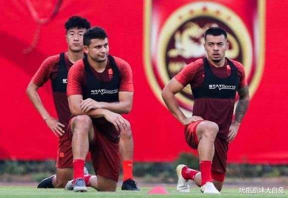 上海申花@中国男足VS申花，比赛时间确定，国足不是鲁能，李铁不是李霄鹏